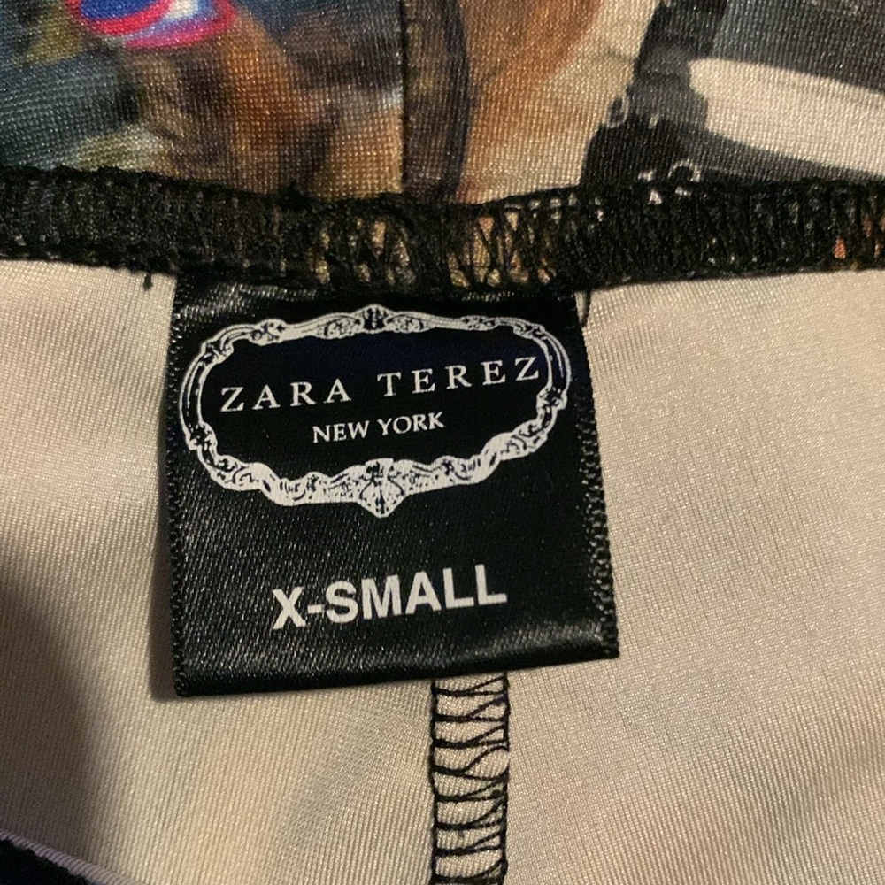 Zara Taraz XS dog leggings , super stretchy soft spandex leggings with dogs - Picture 3 of 3